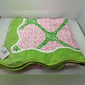 NWT Lilly Pulitzer Pink and Green Beach Towel